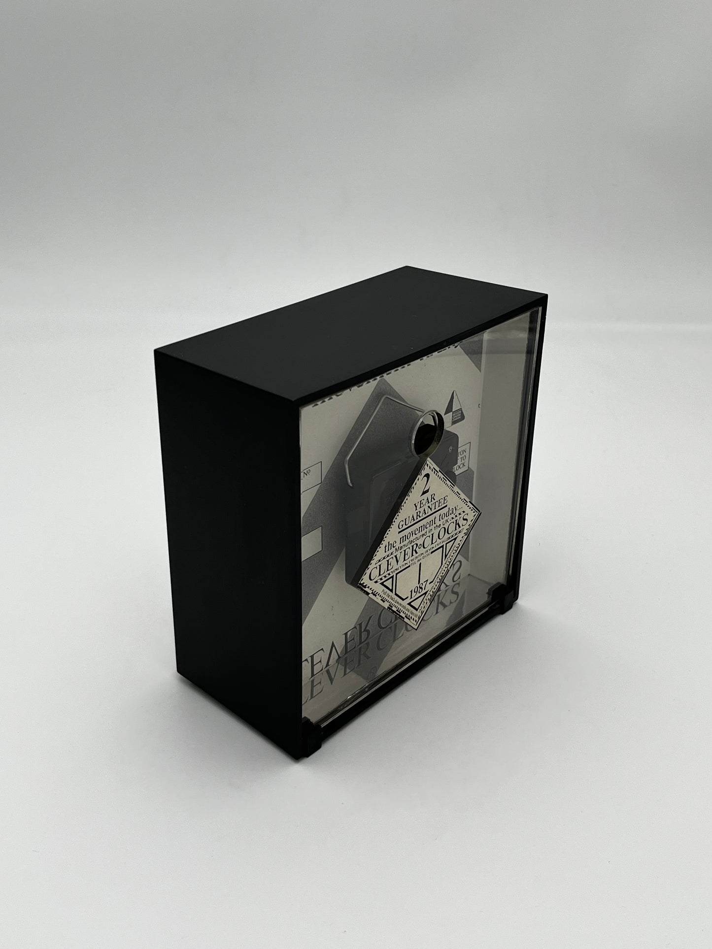 Horloge de bureau postmoderne Clever Clocks, Douglas Chalk, 1987