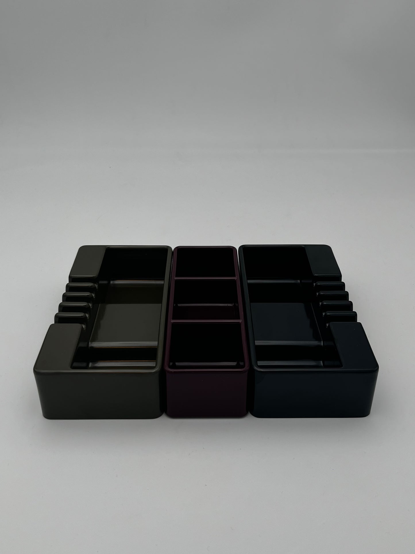 Organiseur de bureau prune, Olivetti Synthesis par Ettore Sottsass, 1971