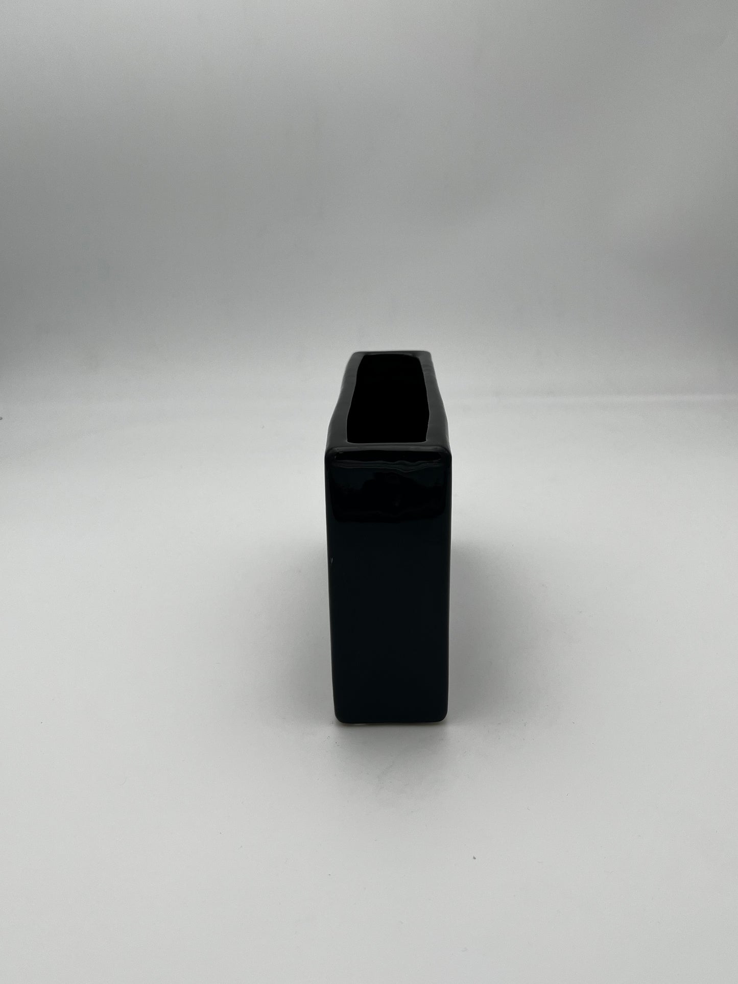 Vase céramique noir moderniste, design italien, années 70