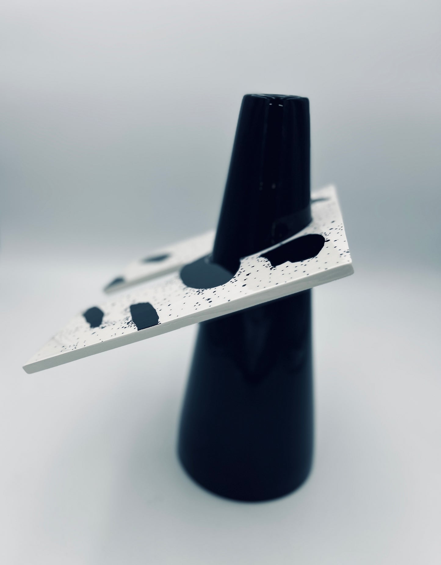 Vase noir colletto blanche, Alessandro Mendini, Superego, 2006