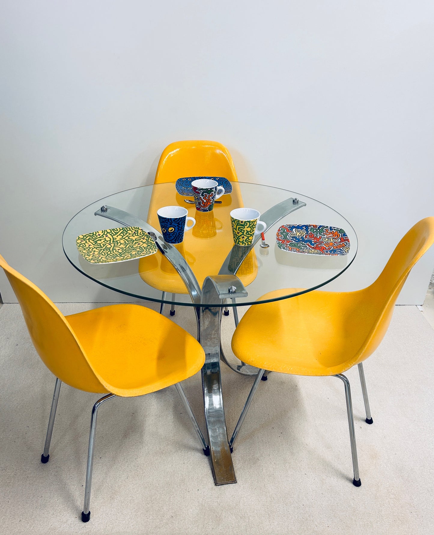 Chaise DSX jaune Charles et Ray Eames, édition Herman Miller
