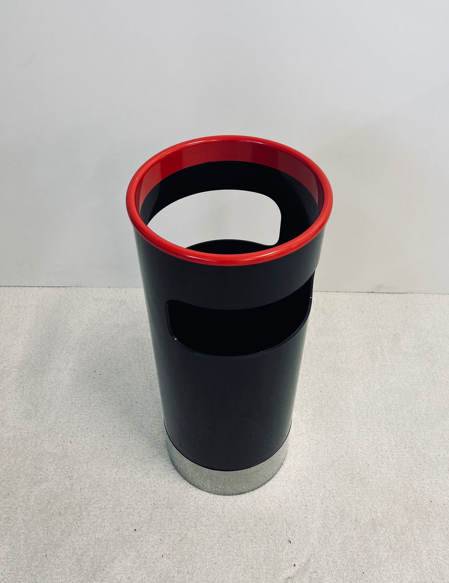 Porte-parapluies noir et rouge, Gino Colombini, Kartell, 70s