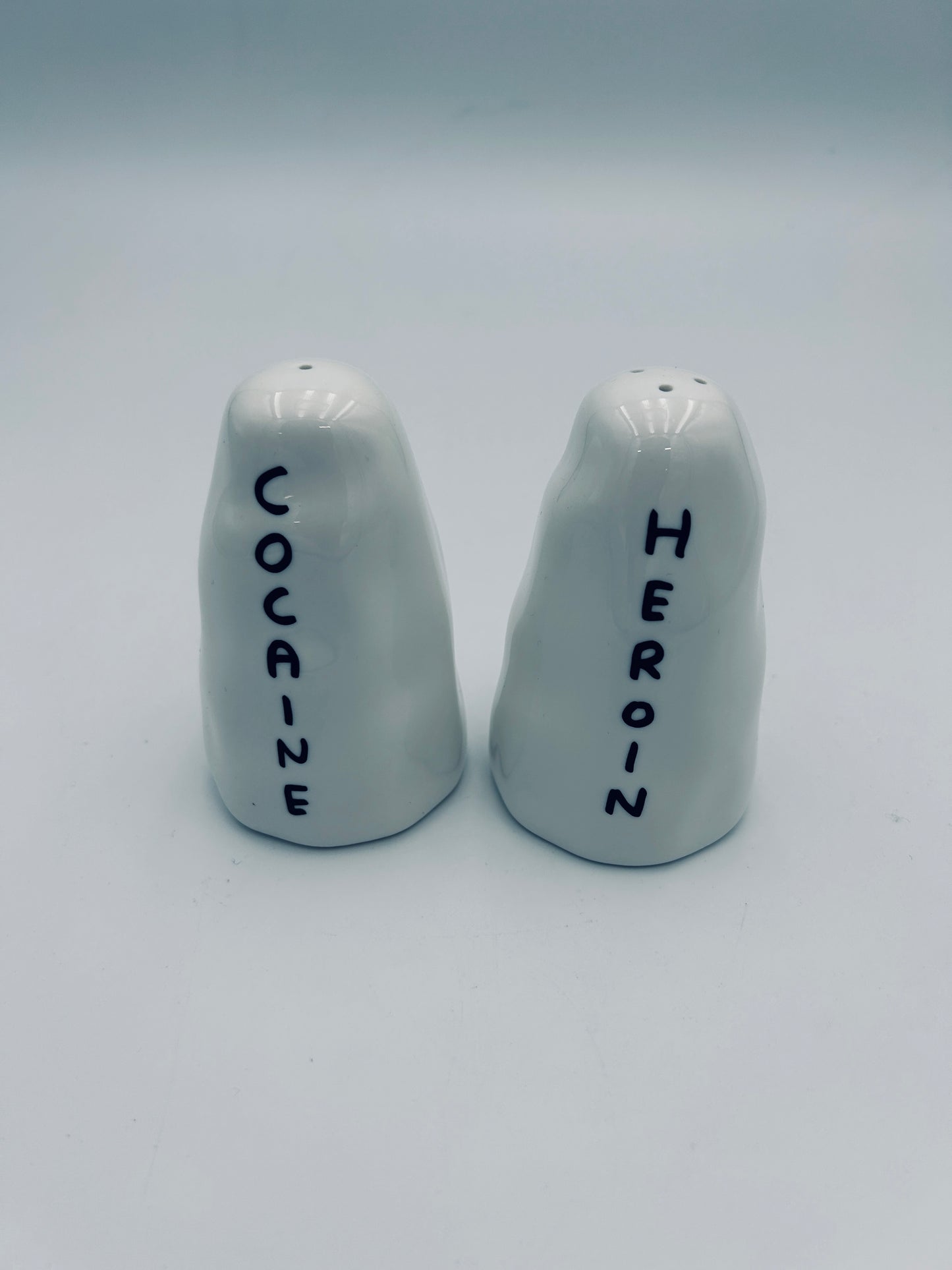 Salière et Poivrière, Héroine, Cocaine, David Shrigley