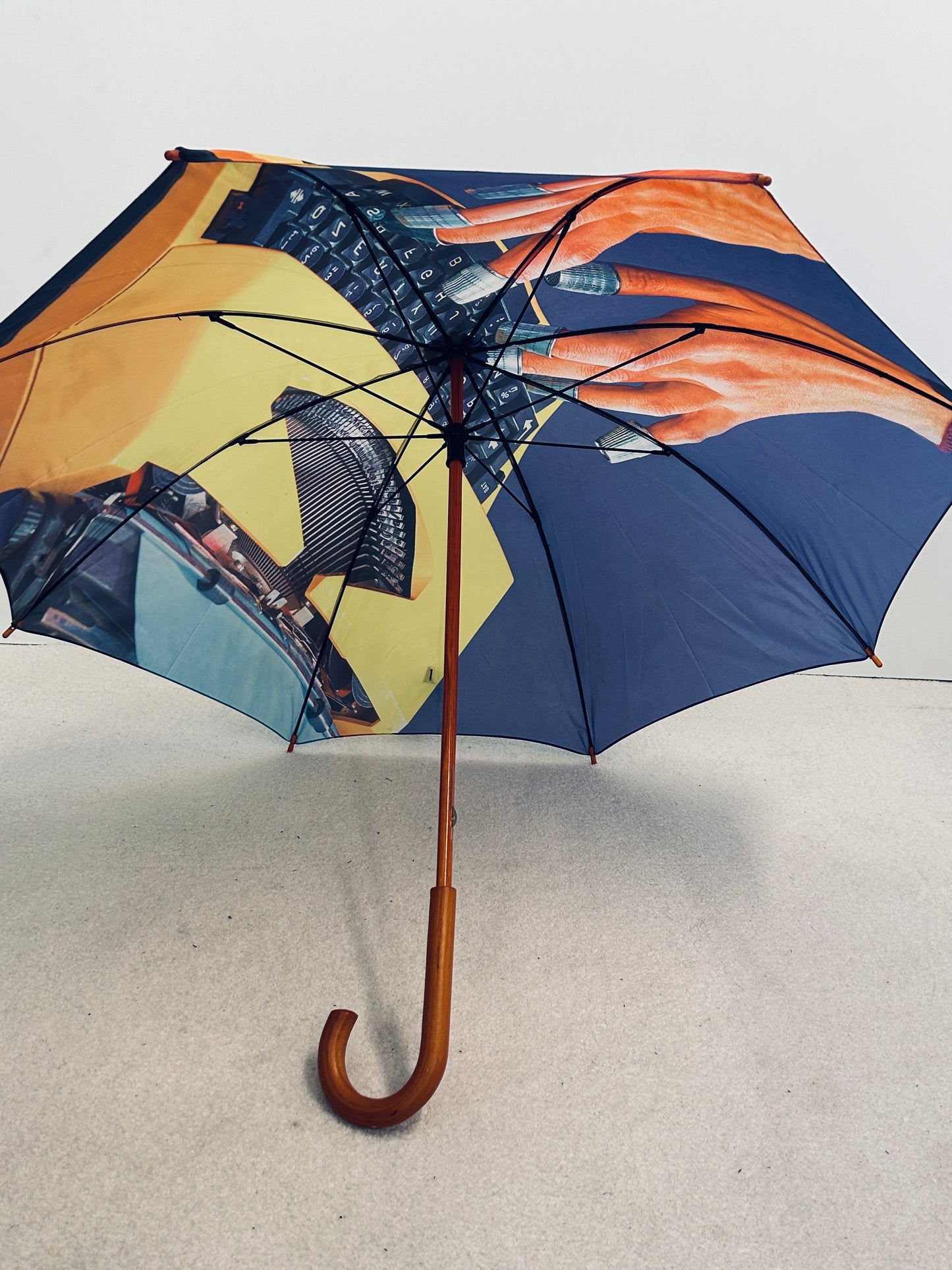 Parapluie bleu Machine à écrire, Toiletpaper, Seletti, 2000s