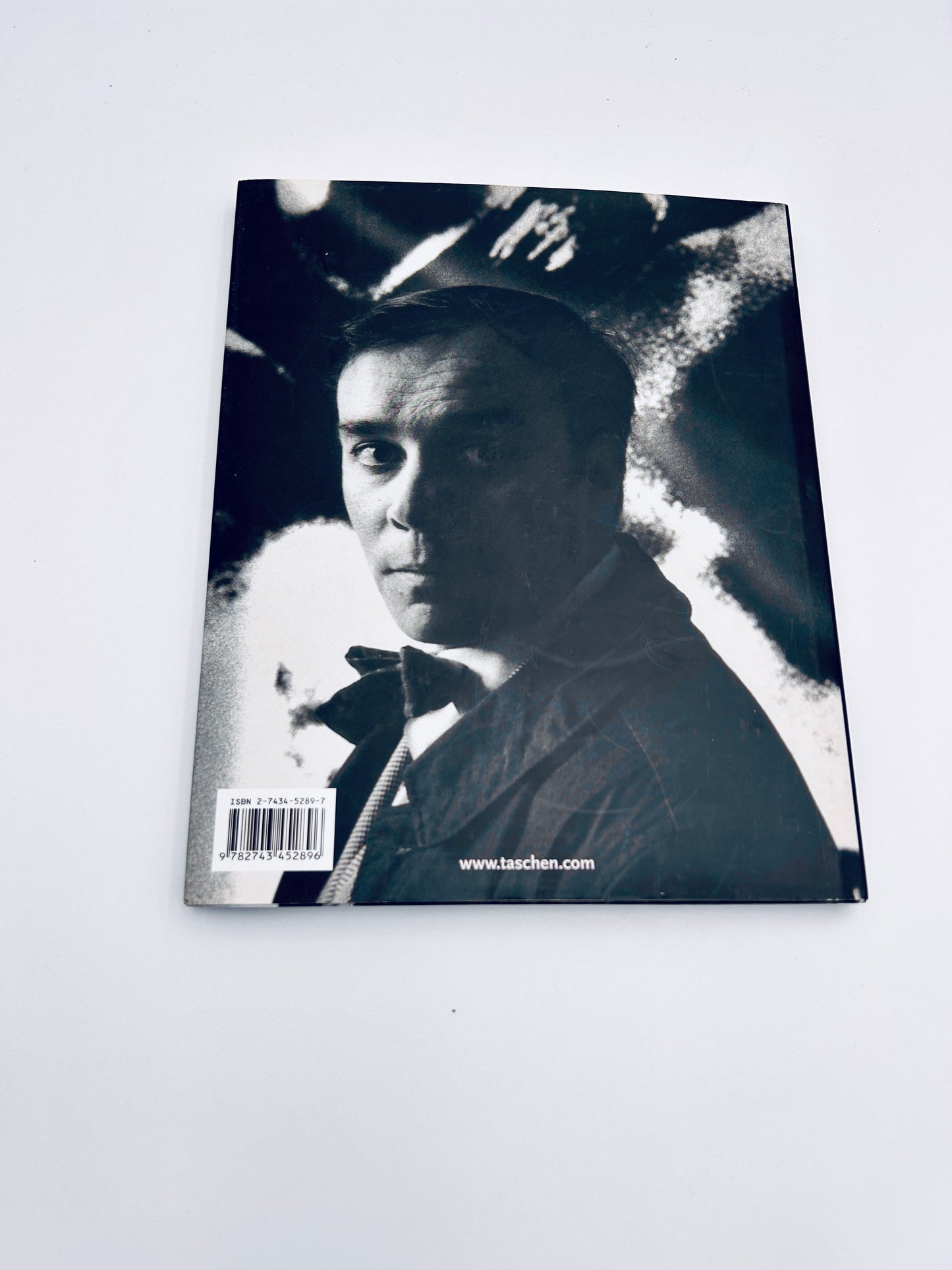 Livre "Klein" de Hannah Weitemeier, éditions TASCHEN