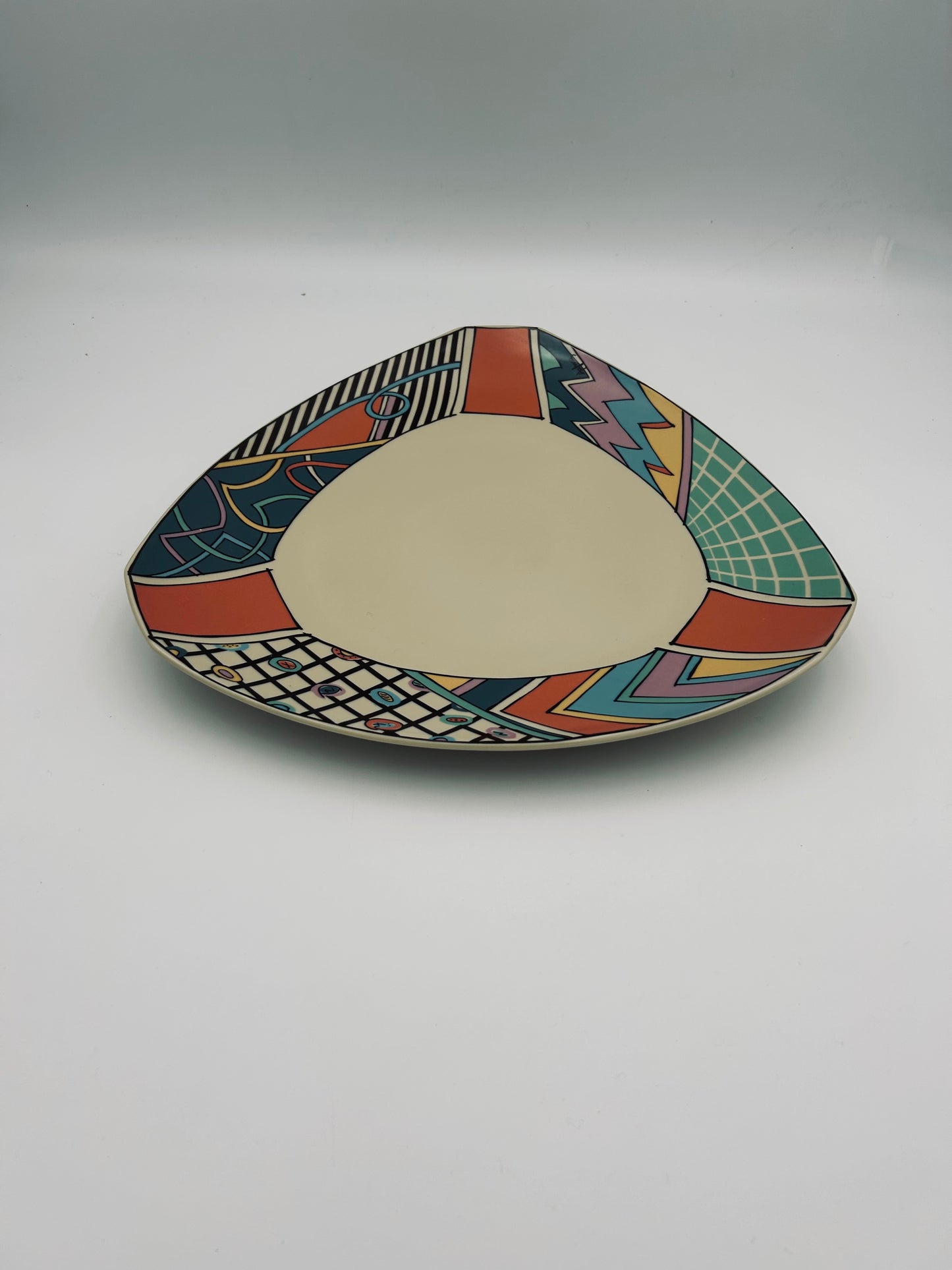 Memphis serving plate, Dorothy Hafner, Rosenthal, 1980s