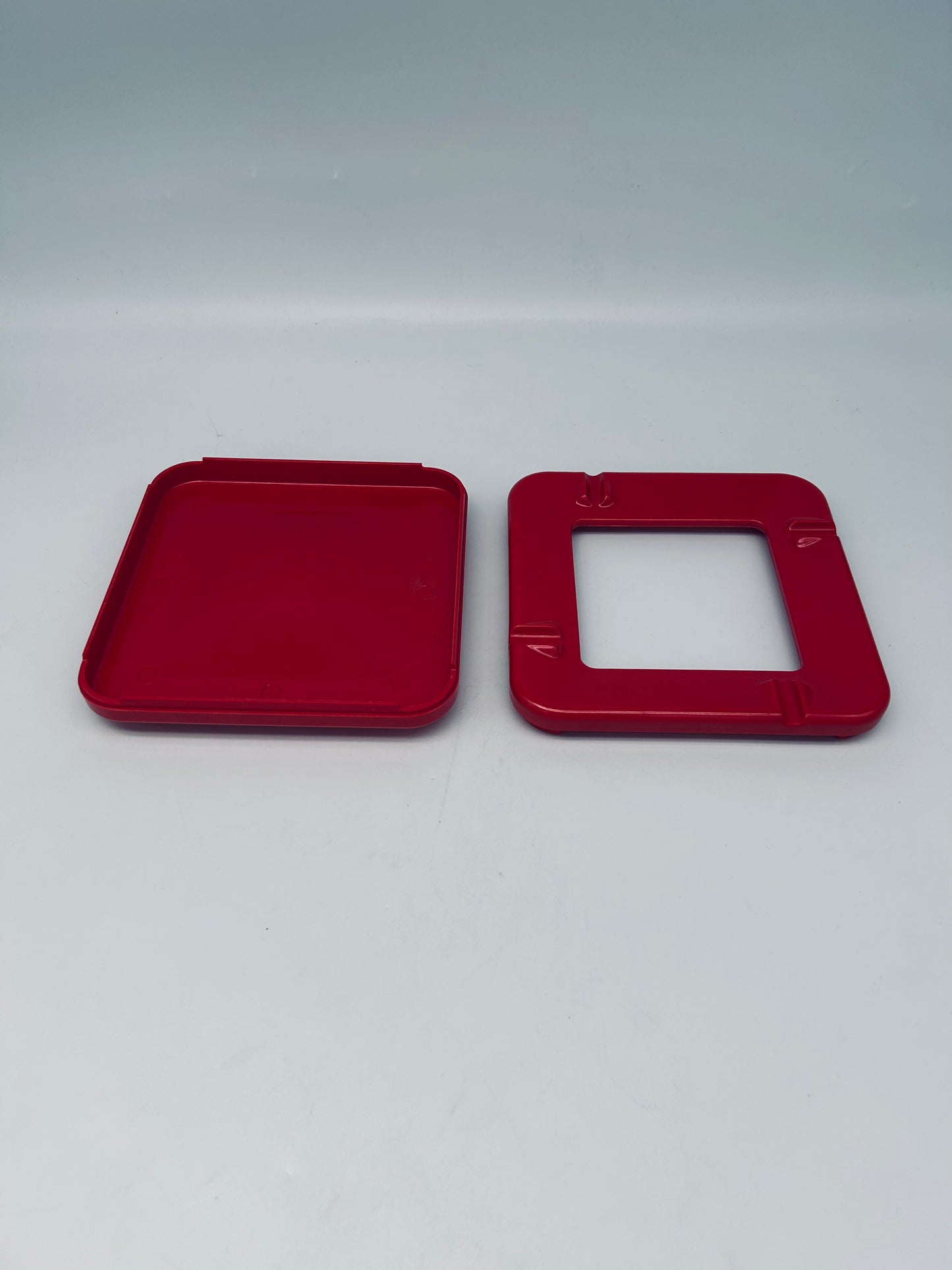 Cendrier rouge space age, Neolt, Italie 70s