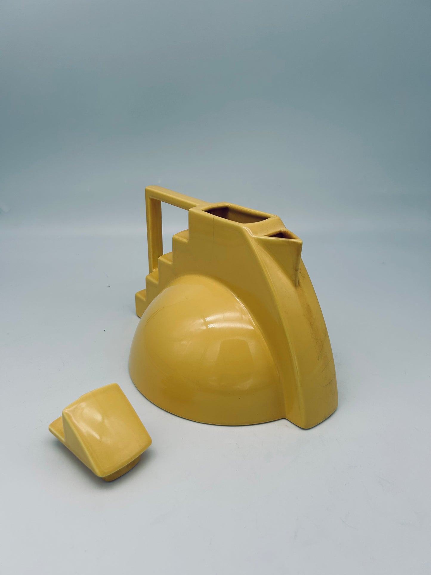 Théière postmoderne jaune, Pierre Casenove, Salins Studio, 80s