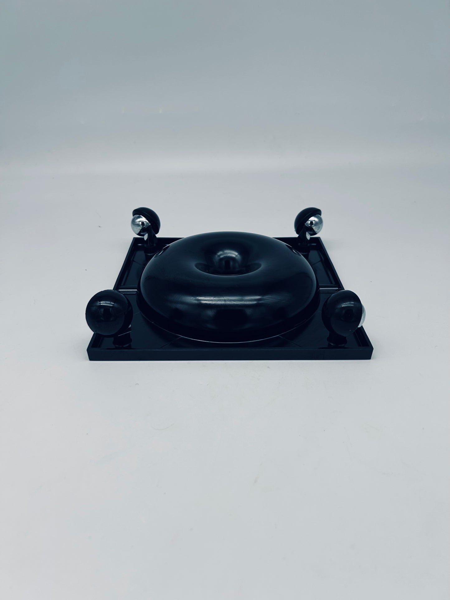 Cendrier Trotter noir Renzo Mori, Italie, 70s