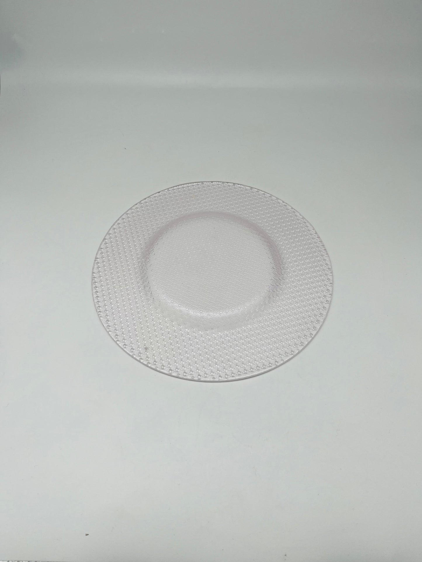 Assiette de présentation en cristal rose, Cannage, Dior, 80s