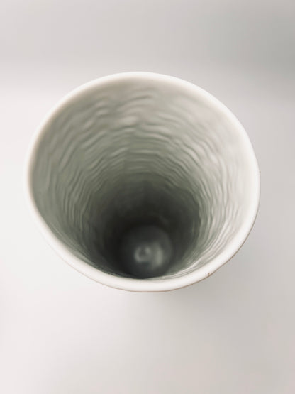 Vase blanc biscuit, cylindrique motif vagues, Martin Frayer, Rosenthal, 70s