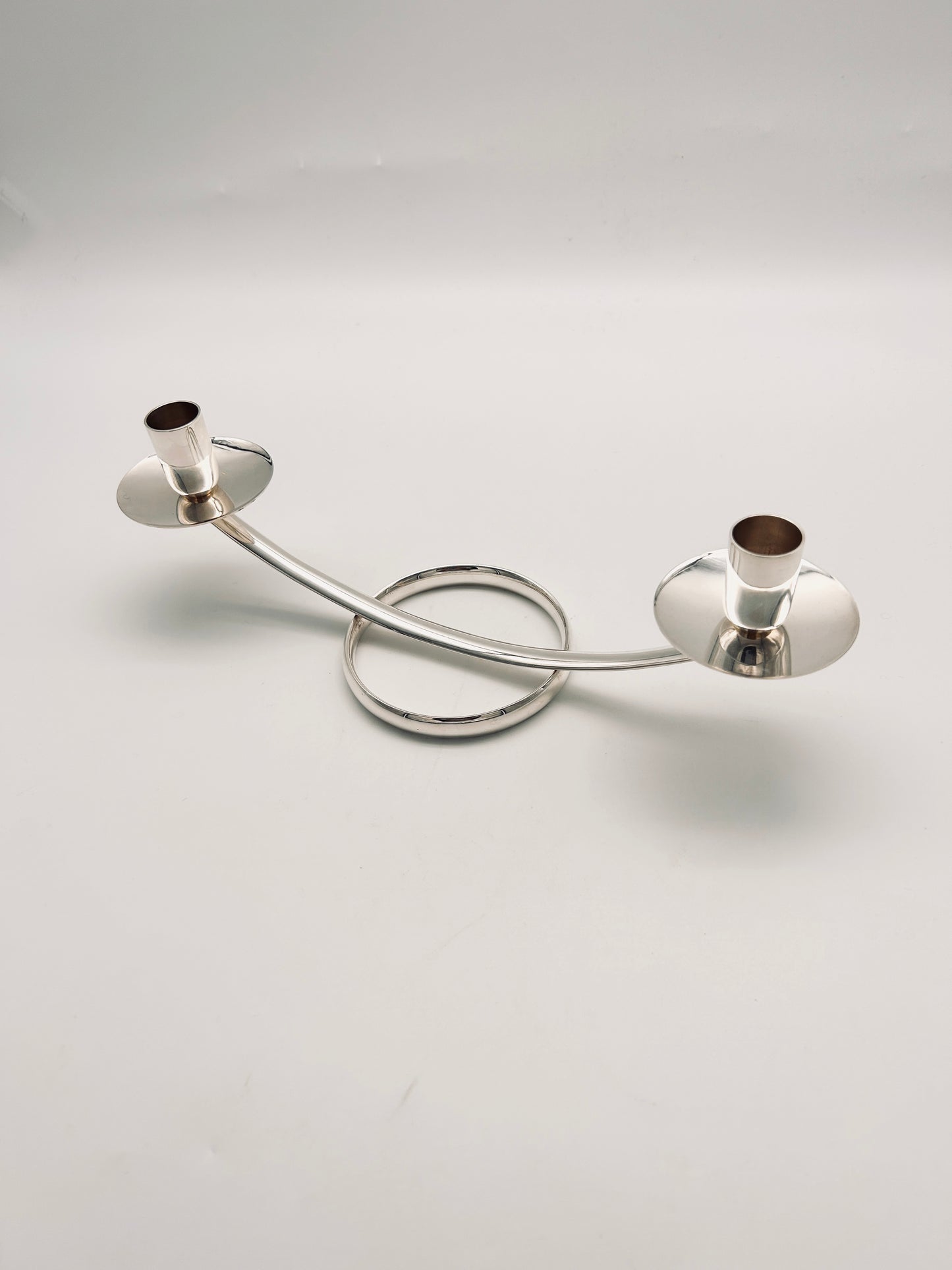 Bougeoir moderniste en métal argenté Ercuis