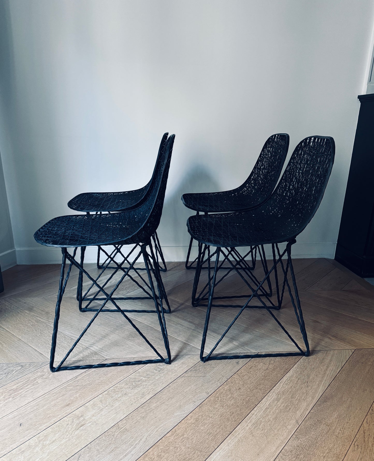 Ensemble de chaises noires "Carbon" , Wanders & Pot, MOOOI, 2000s