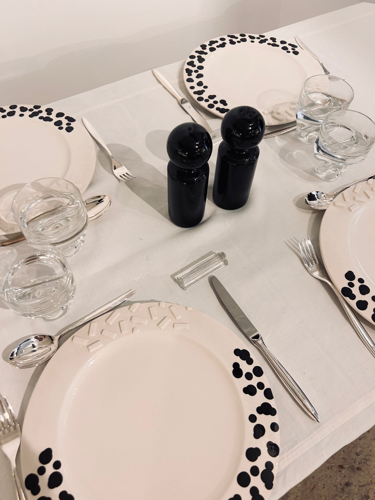Assiettes graphiques,  Memphis Milano, Ettore Sottsass, 80s