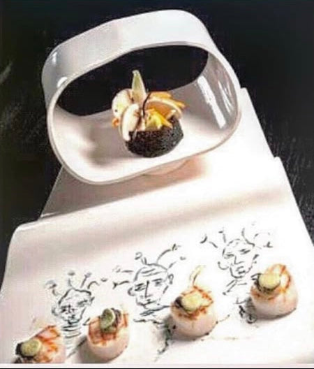 Assiette de présentation alien ou avatar en céramique, E=X2, Sinicropi,  2013