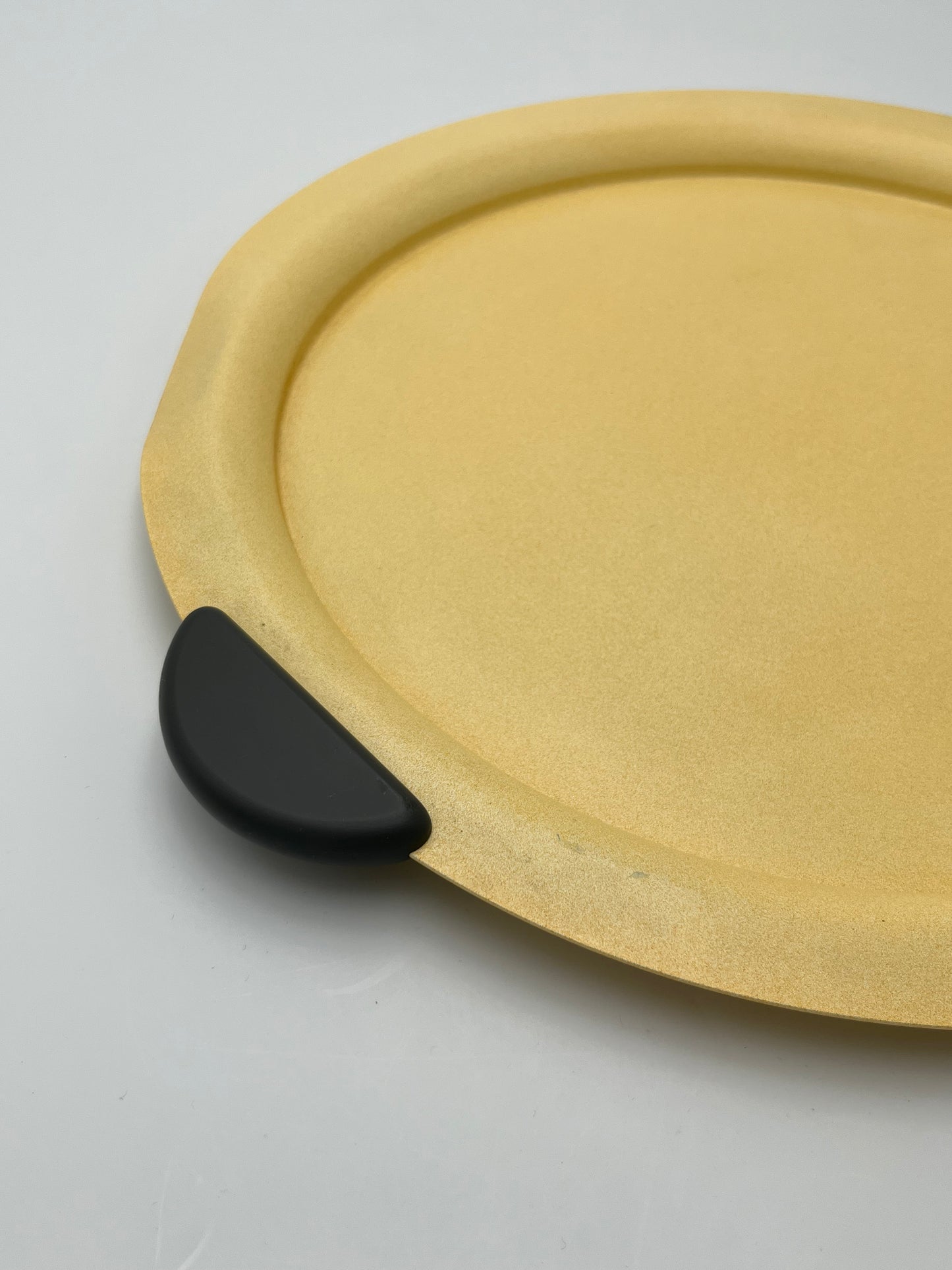 Plateau jaune Accademia Lagostina, Ettore Sottsass, Italie, 90s