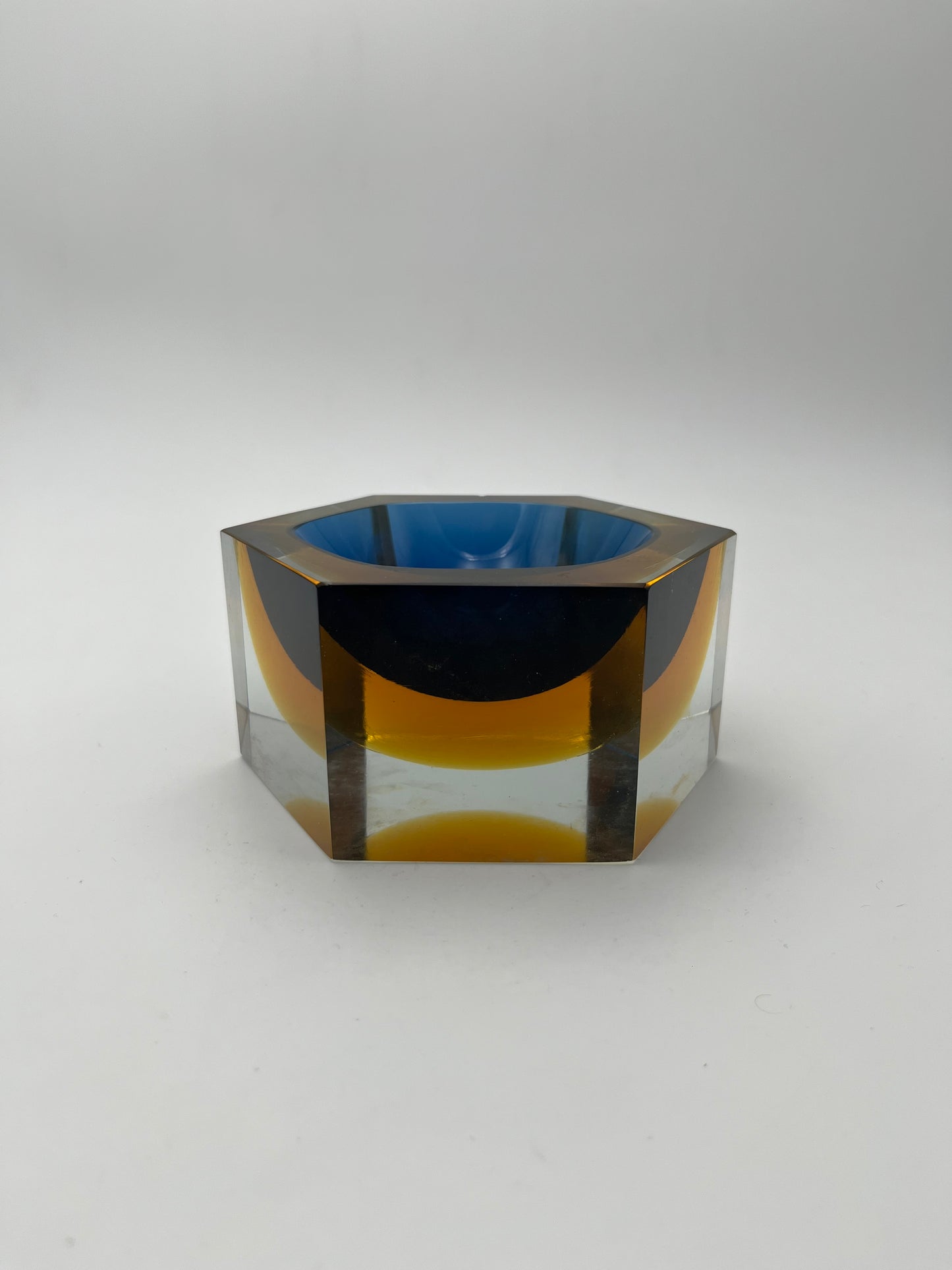 Cendrier octogonal Sommerso Bleu/Jaune, verre de Murano, Flavio Poli, Italie, 60s