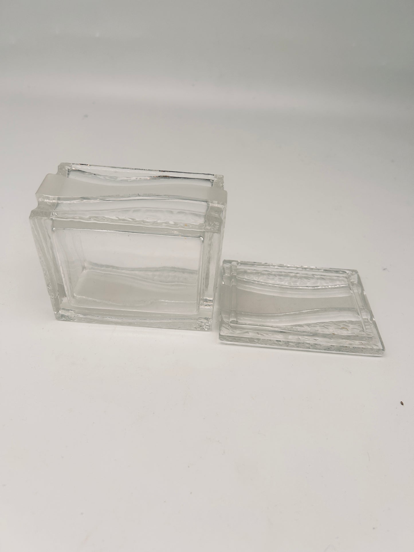 Boîte brutaliste en verre, Peill & Putzler, 70s