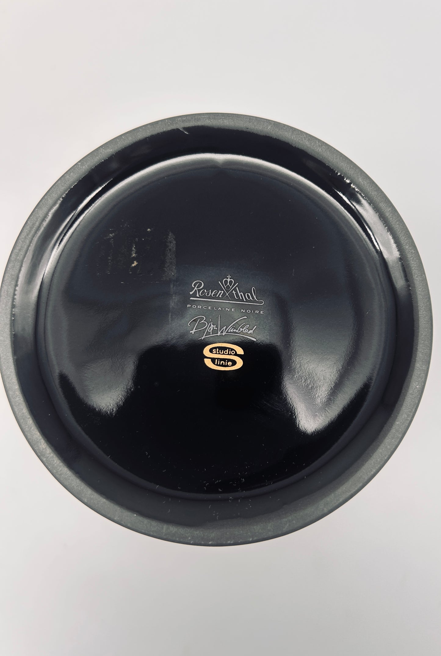 Vase biscuit noir en porcelaine, Bjorn Wiinblad, Rosenthal, 70s