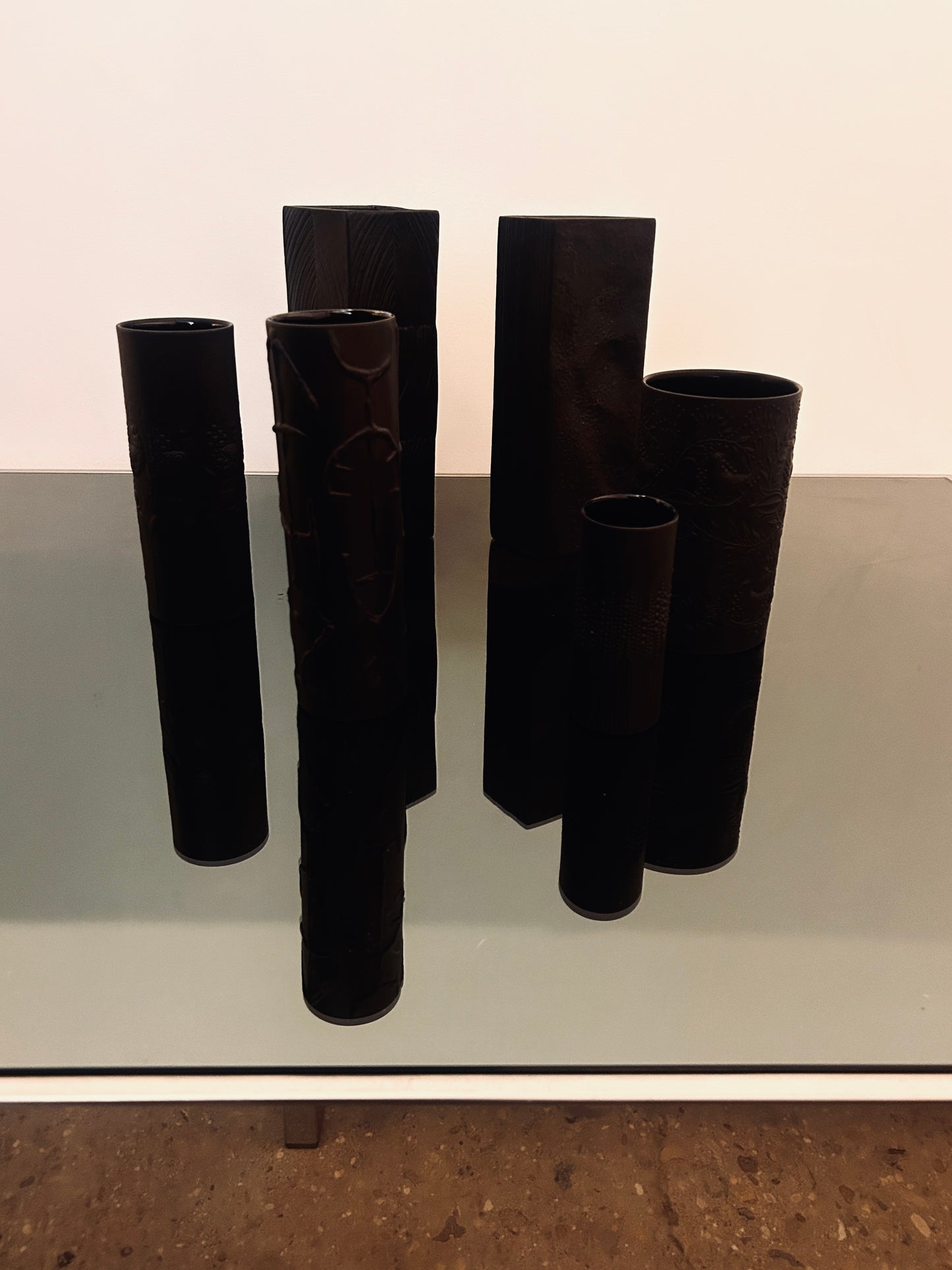 Vase noir op art, motif rayures et crépi, Martin Freyer, Rosenthal, 70s