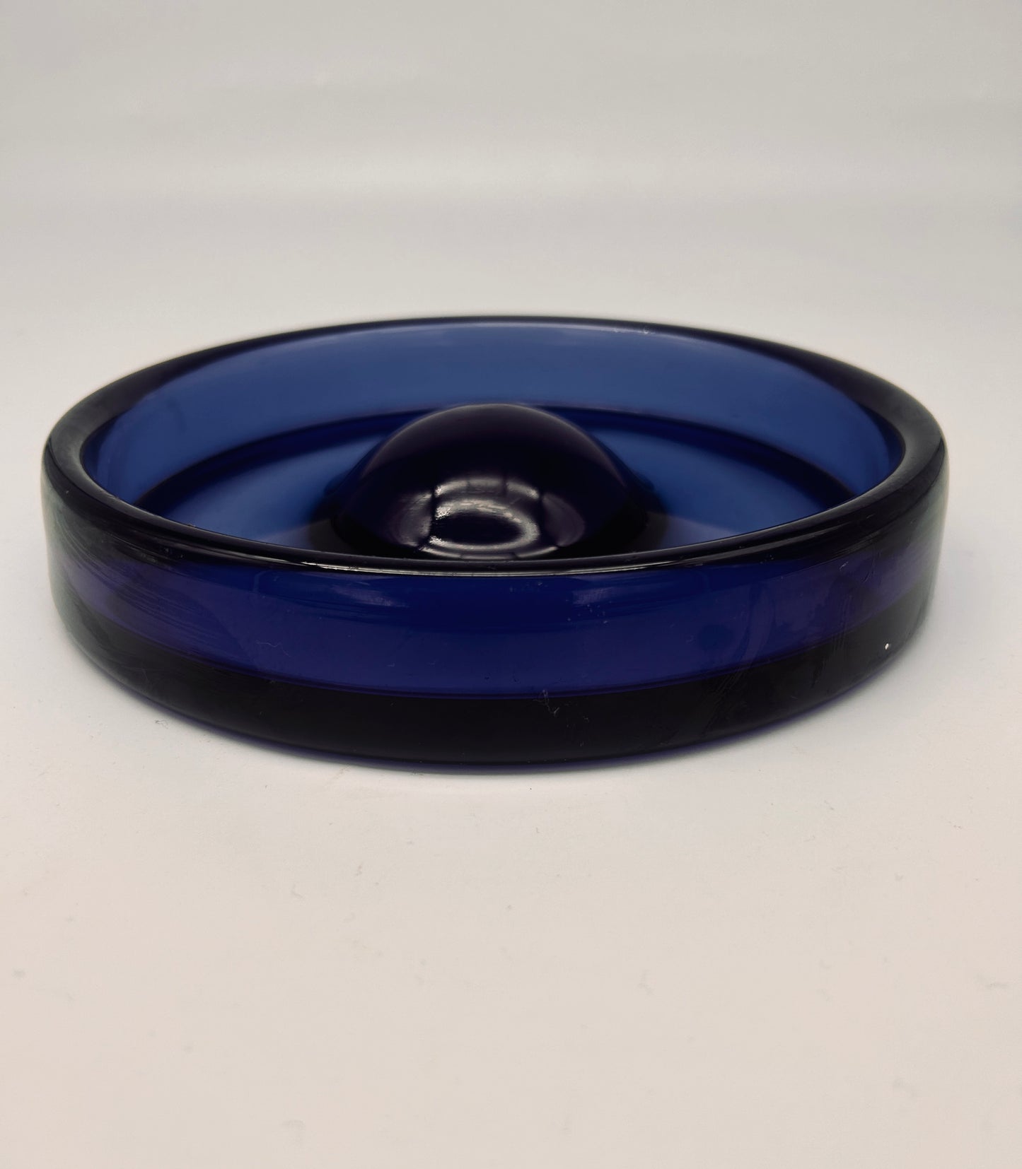 Cendrier danois en verre bleu, Per Lutken, Homelgaard, 50s