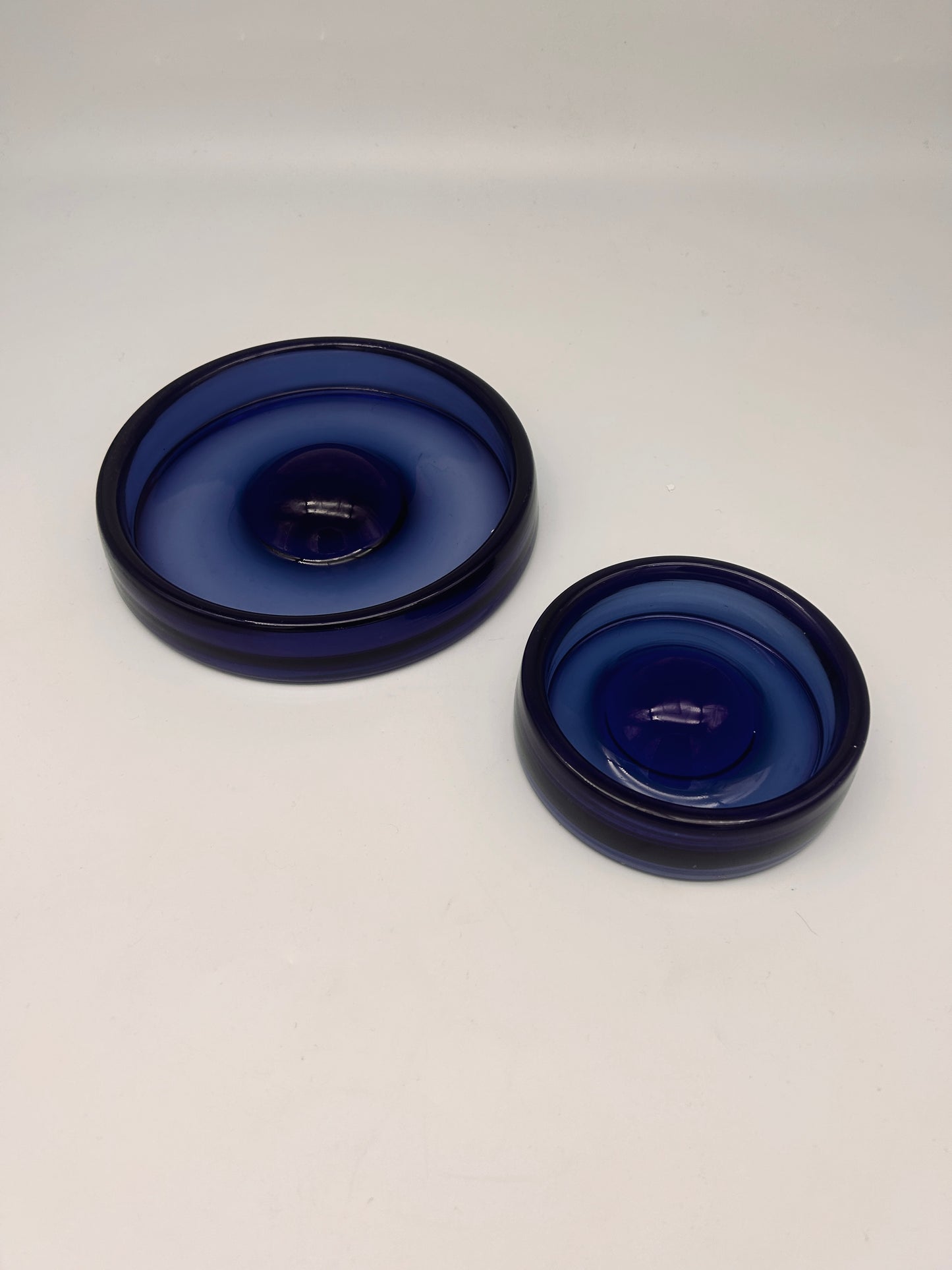 Cendrier danois en verre bleu, Per Lutken, Homelgaard, 50s