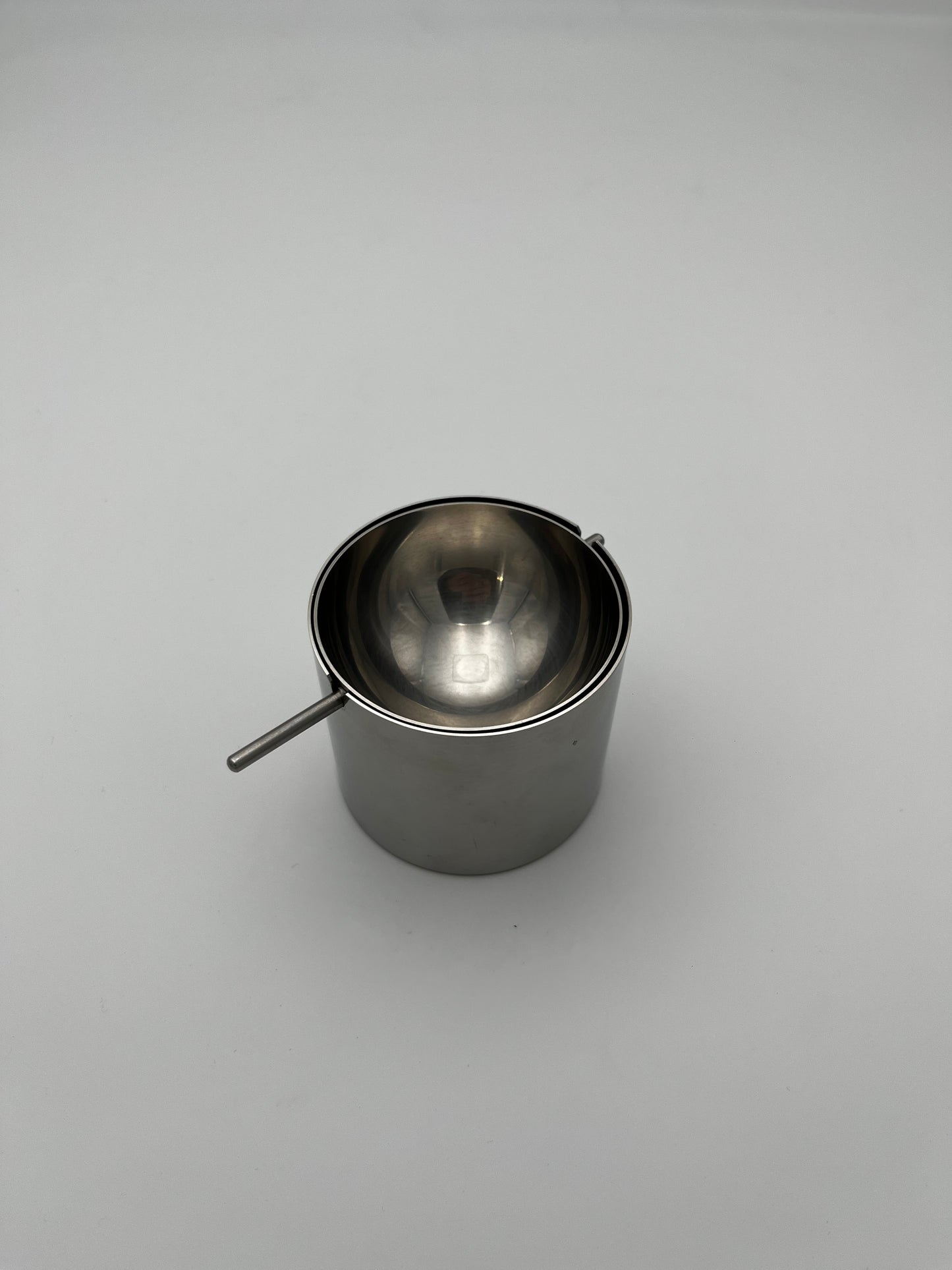 Cendrier à bascule, Arne Jacobsen, Ligne Cylinda, Stelton