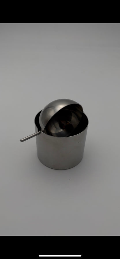 Cendrier à bascule, Arne Jacobsen, Ligne Cylinda, Stelton