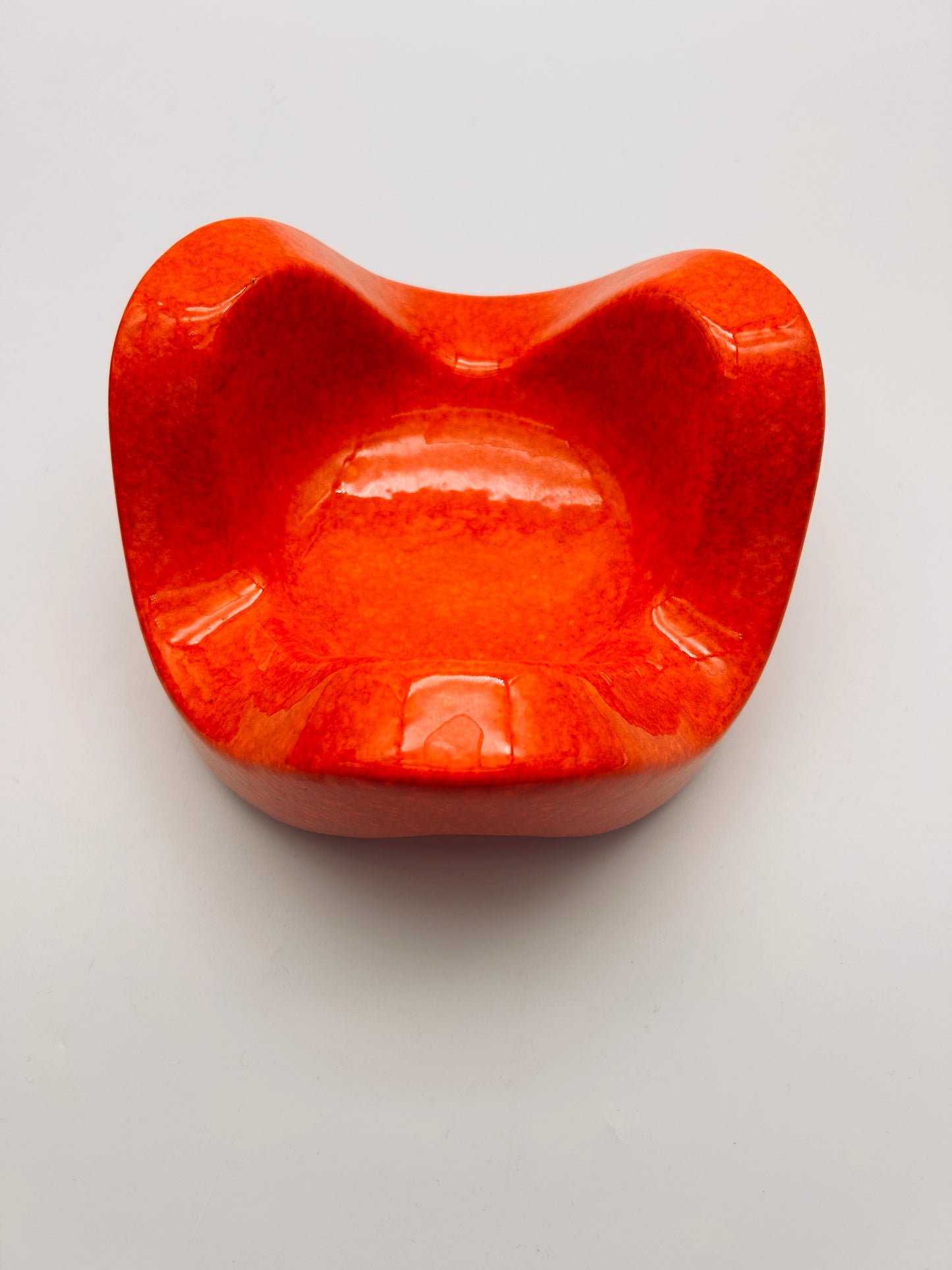 Vide-Poches orange émaillé Bertoncello par Roberto Rigon, 70s