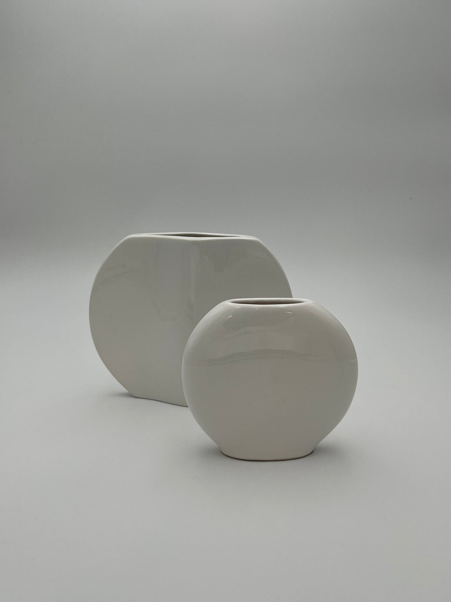 Vases vintage blancs, Dorothée van Agthoven, Flora Keramiek, 80s