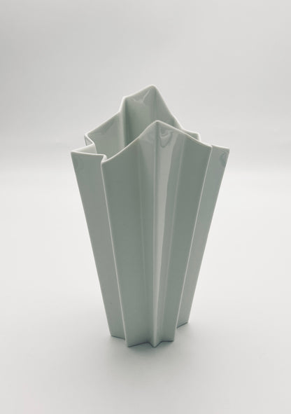 Vase blanc plissé Memphis, Hutshenreuther, 80s