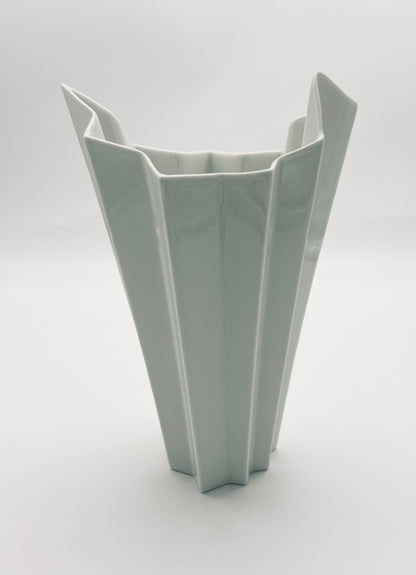 Vase blanc plissé Memphis, Hutshenreuther, 80s