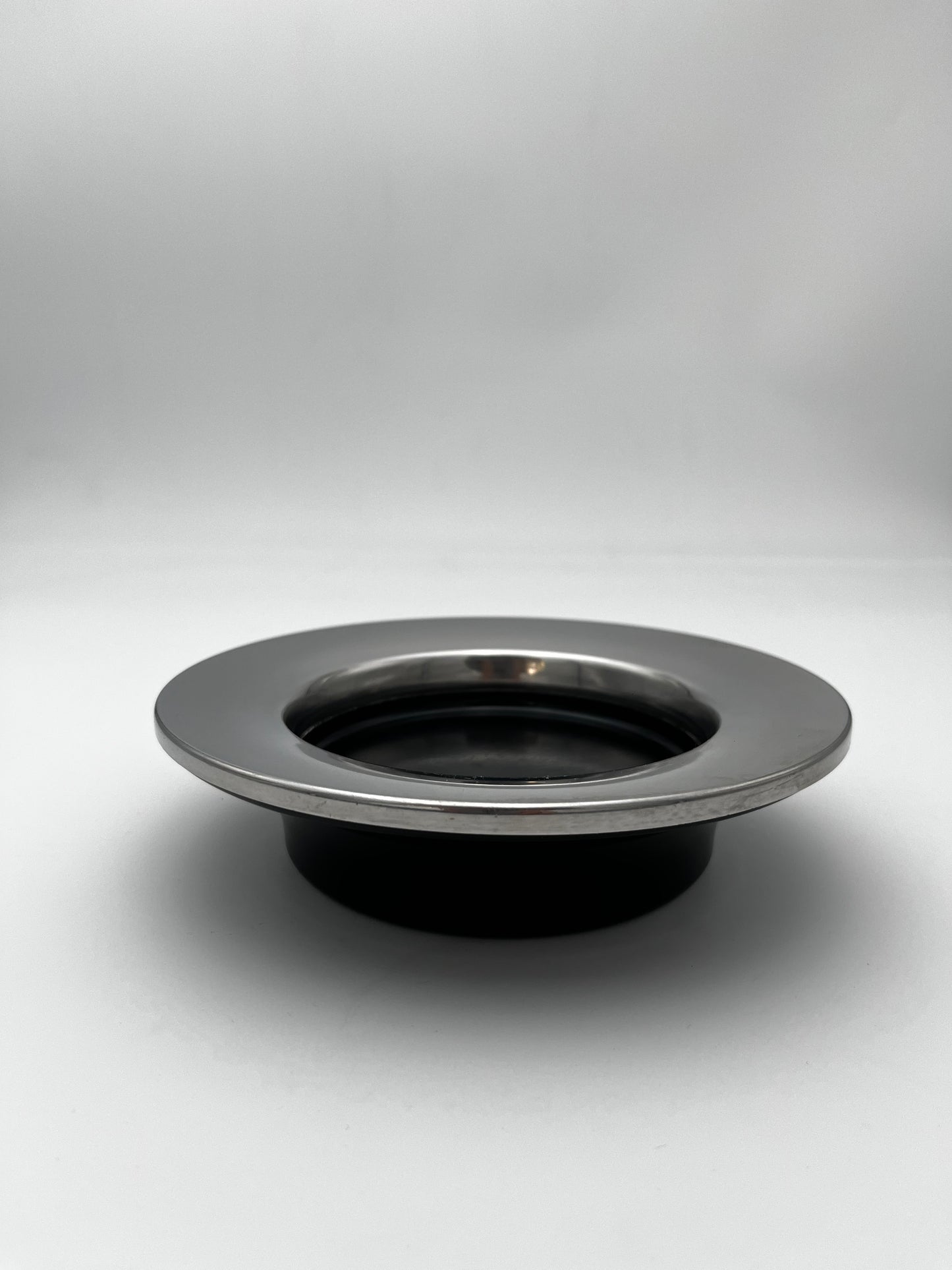 Cendrier Kartell métal chromé et ABS de Gino Colombino, Italie, 60s