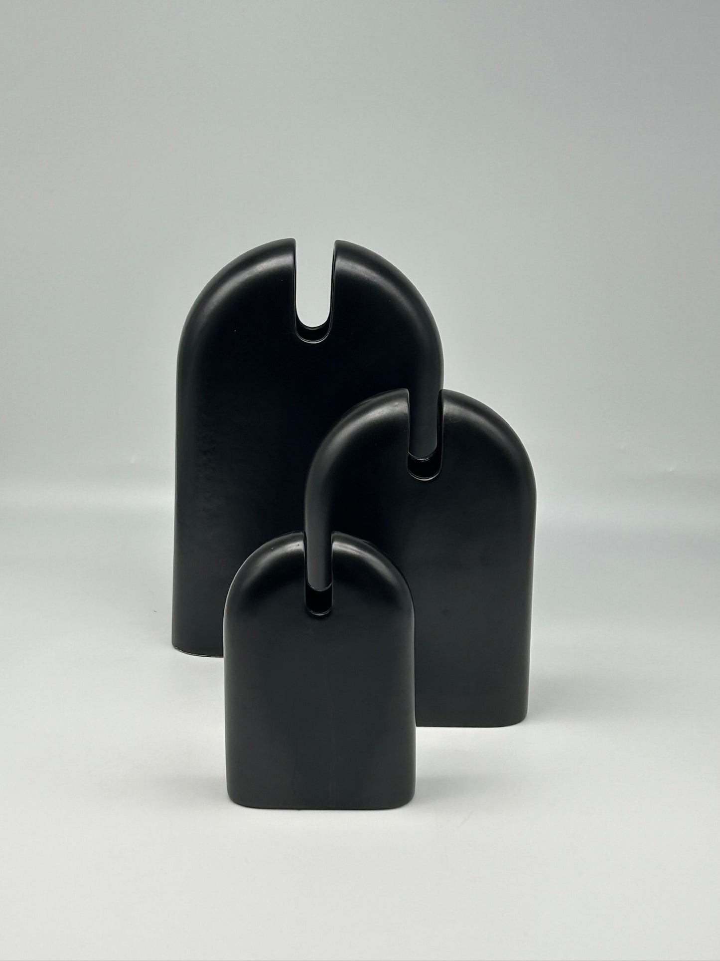 Vases noirs, trio, céramique, Sicart Cartigliano, Pino Spagnolo, Italie, 70s