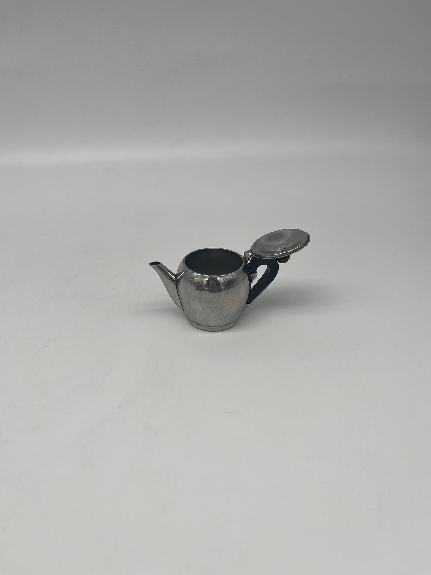 Théière Bombé miniature, Carlo Alessi, Alessi